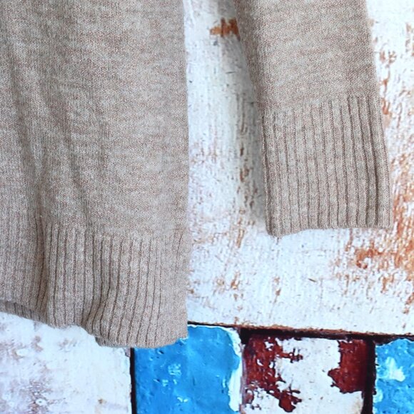 Women's Lauren Conrad Sweater Long Sleeve Heart MEDIUM Taupe Cream - Picture 5 of 13